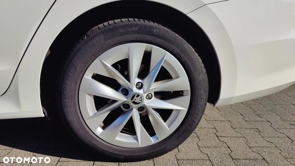 Skoda Octavia 2.0 TDI SCR Style DSG - 6