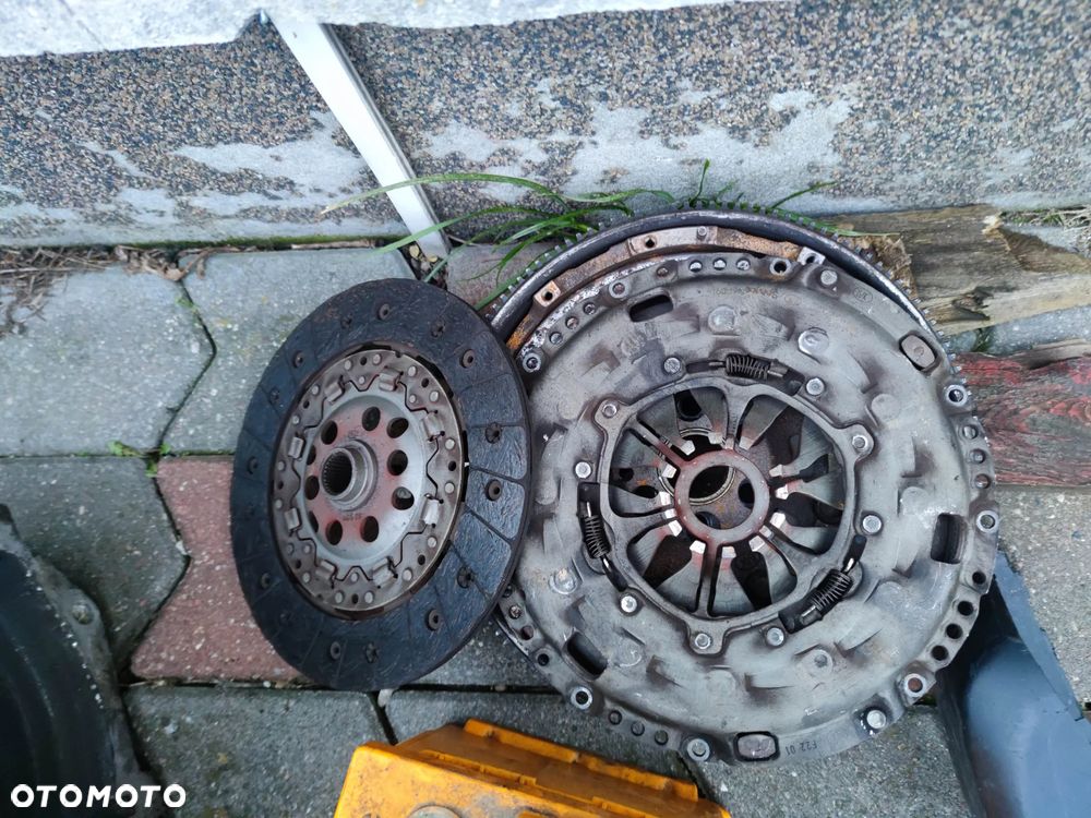 Seat Leon II 05-12 1.9 TDI 105KM 5bieg sprzęgło dwumasowe octavia II golf v audi a3 8p - 1