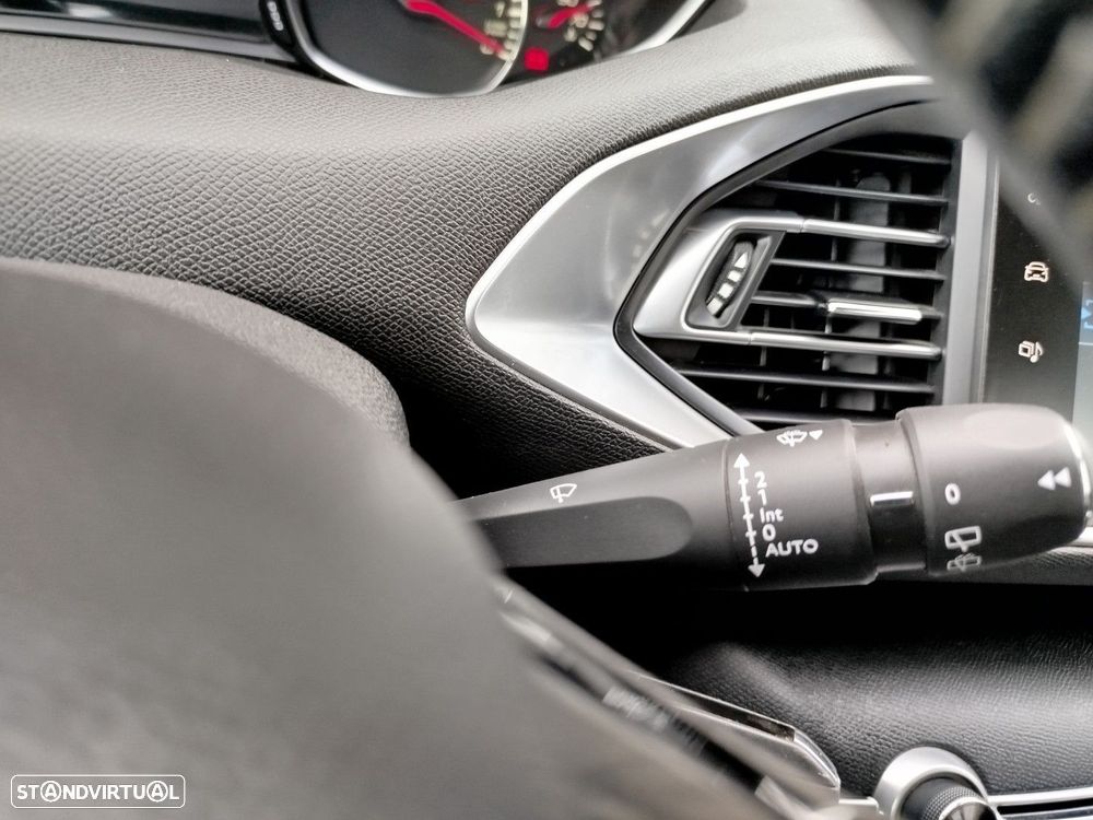 Peugeot 308 SW 1.2 PureTech Allure J17 - 21