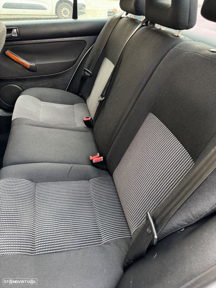 VW Bora 1.9 TDi Highline - 6