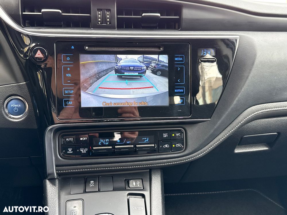 Toyota Auris 1.8 L VVT-i Sol+ - 17