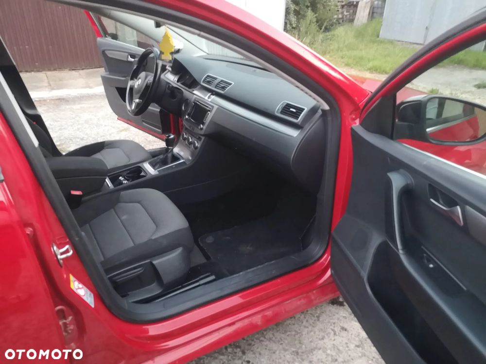 Volkswagen Passat 2.0 TDI 4Motion BlueMotion Technol Comfortline - 15