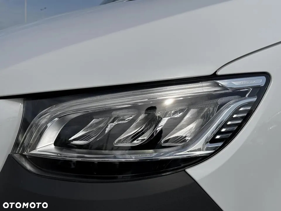 Mercedes-Benz Sprinter - 24