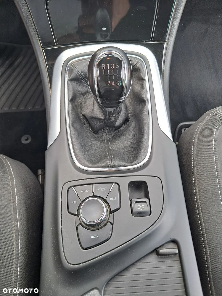 Opel Insignia - 22