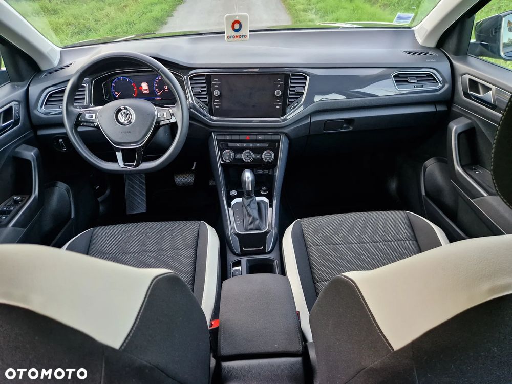 Volkswagen T-Roc - 16