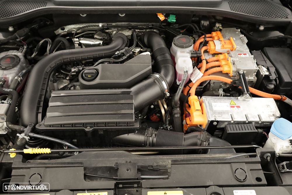 Cupra Formentor 1.5 e-Hybrid DSG - 24
