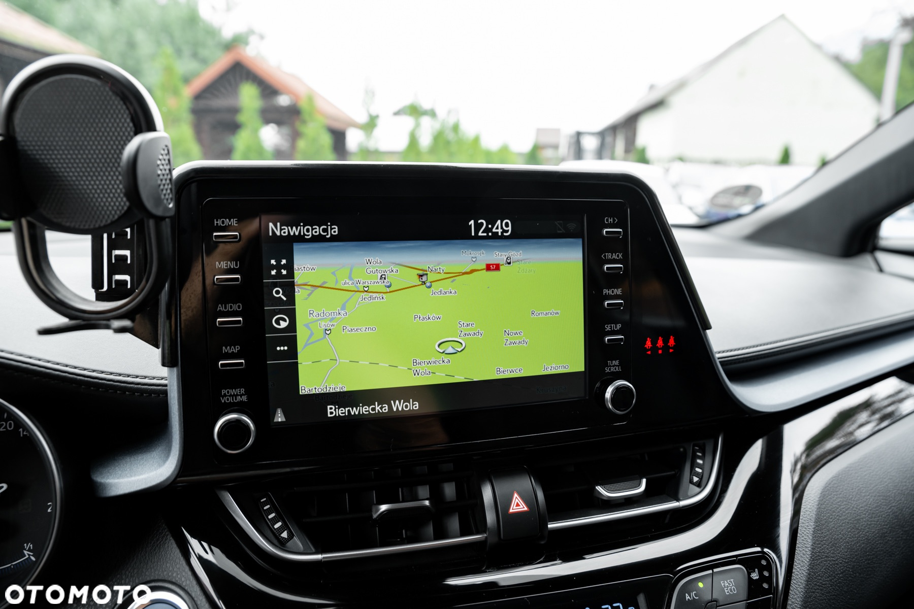 Toyota C-HR 1.8 Hybrid Team Deutschland - 37
