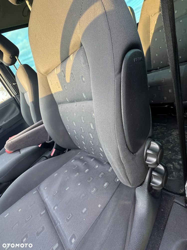 Volkswagen Sharan - 12