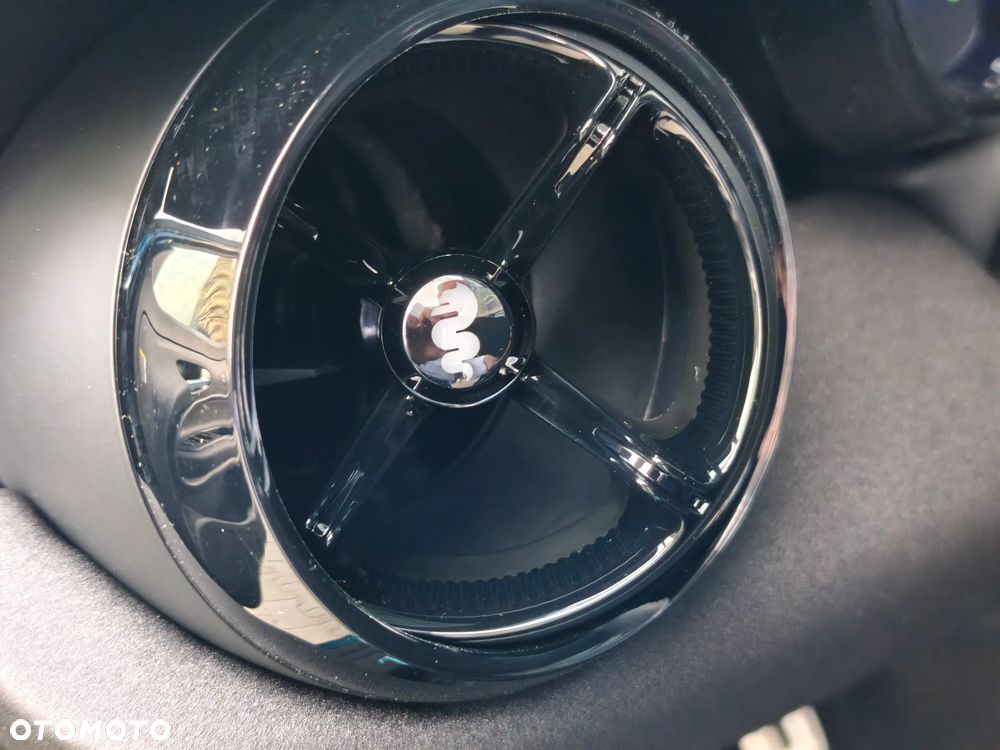 Alfa Romeo Junior 1.2 VGT Ibrida Ti - 31