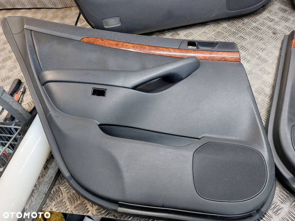 BOCZEK BOCZKI DRZWI KOMPLET TOYOTA AVENSIS T25 KOMBI - 4