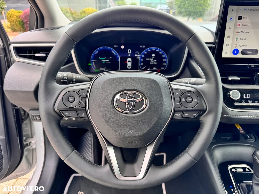 Toyota Corolla 1.8 HSD Business - 12