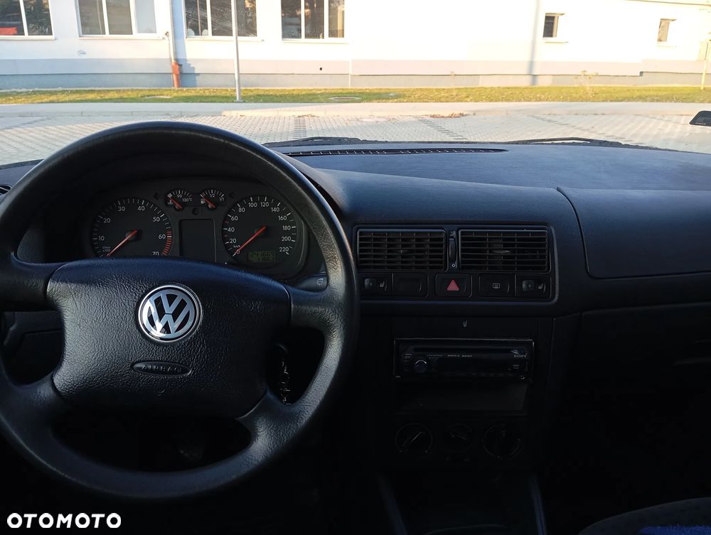 Volkswagen Golf IV 1.4 Basis - 4