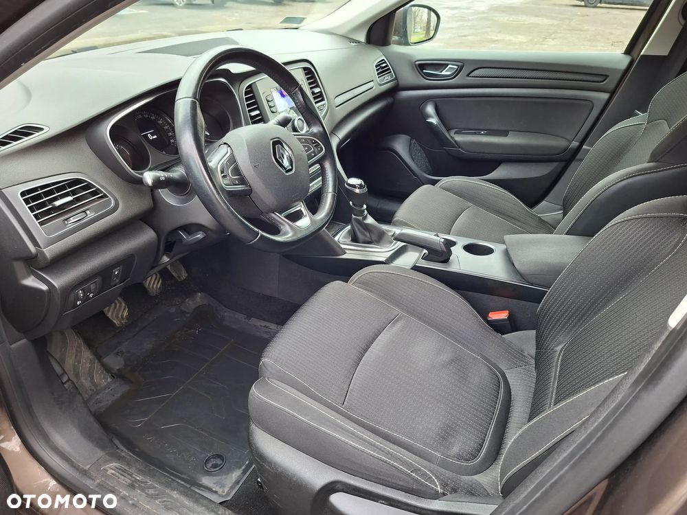 Renault Megane 1.6 SCe Limited - 10