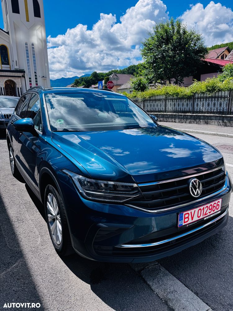 Volkswagen Tiguan - 1