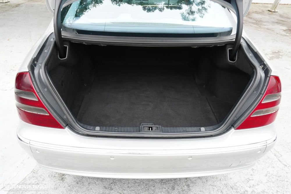 Mercedes-Benz E 220 CDI Avantgarde Aut. - 21