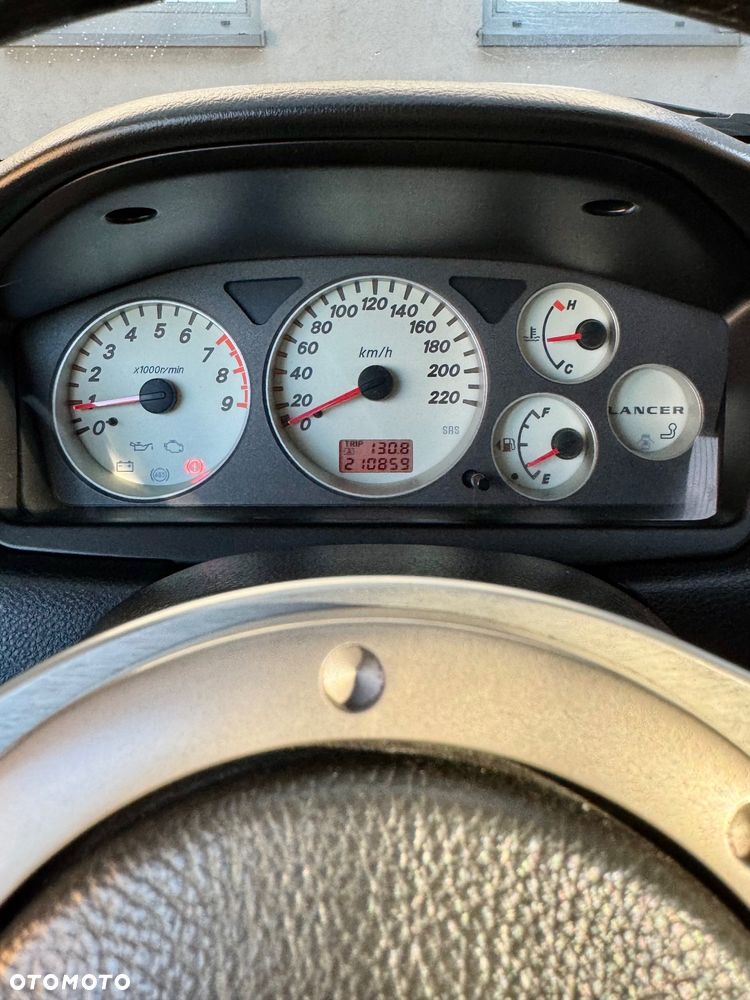 Mitsubishi Lancer Kombi 2.0 Comfort - 20