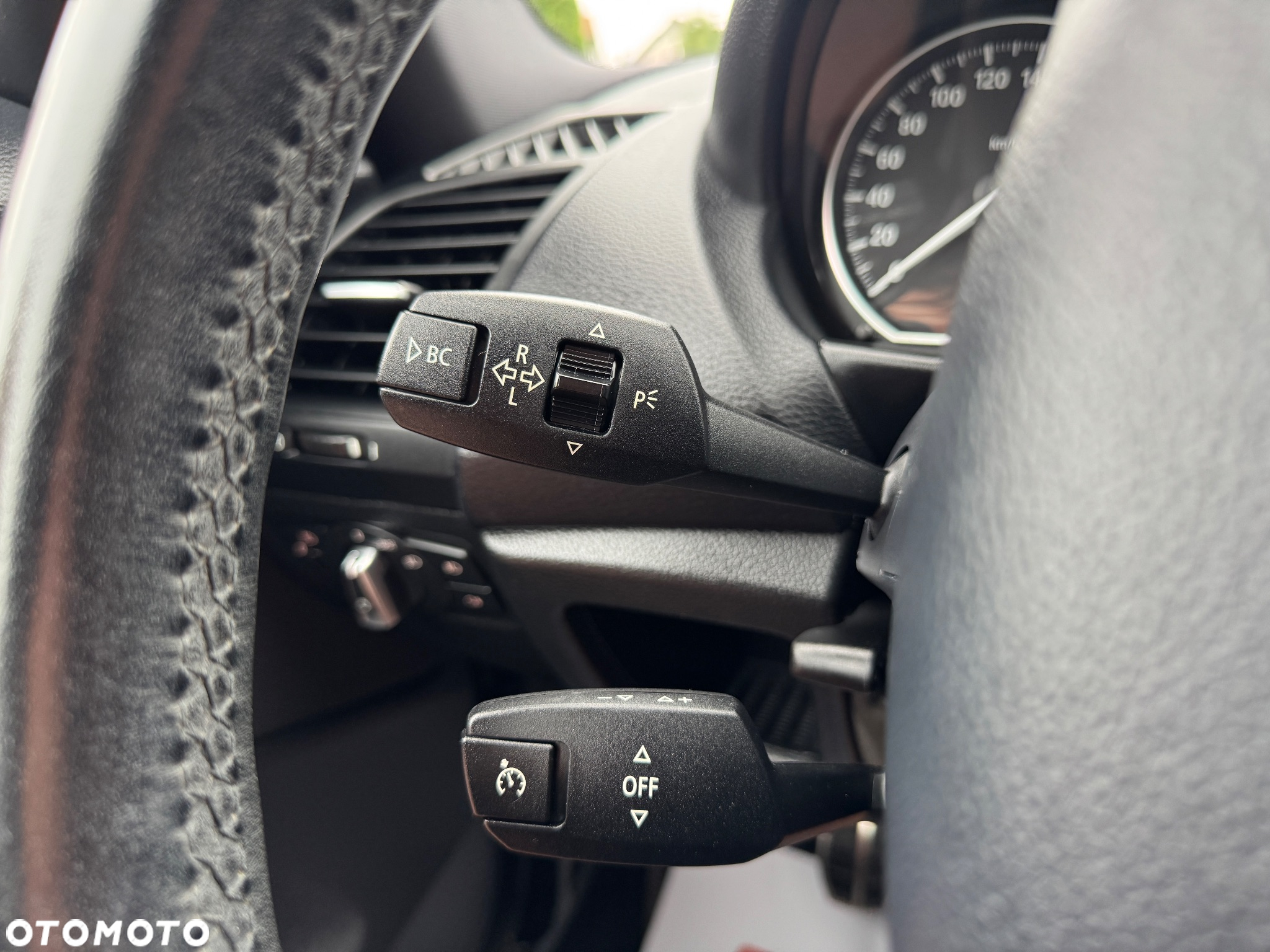 BMW Seria 1 120i - 22