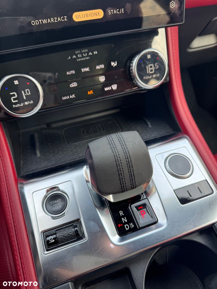 Jaguar F-Pace D300 AWD R-Dynamic SE 90th Anniversary Edition - 40