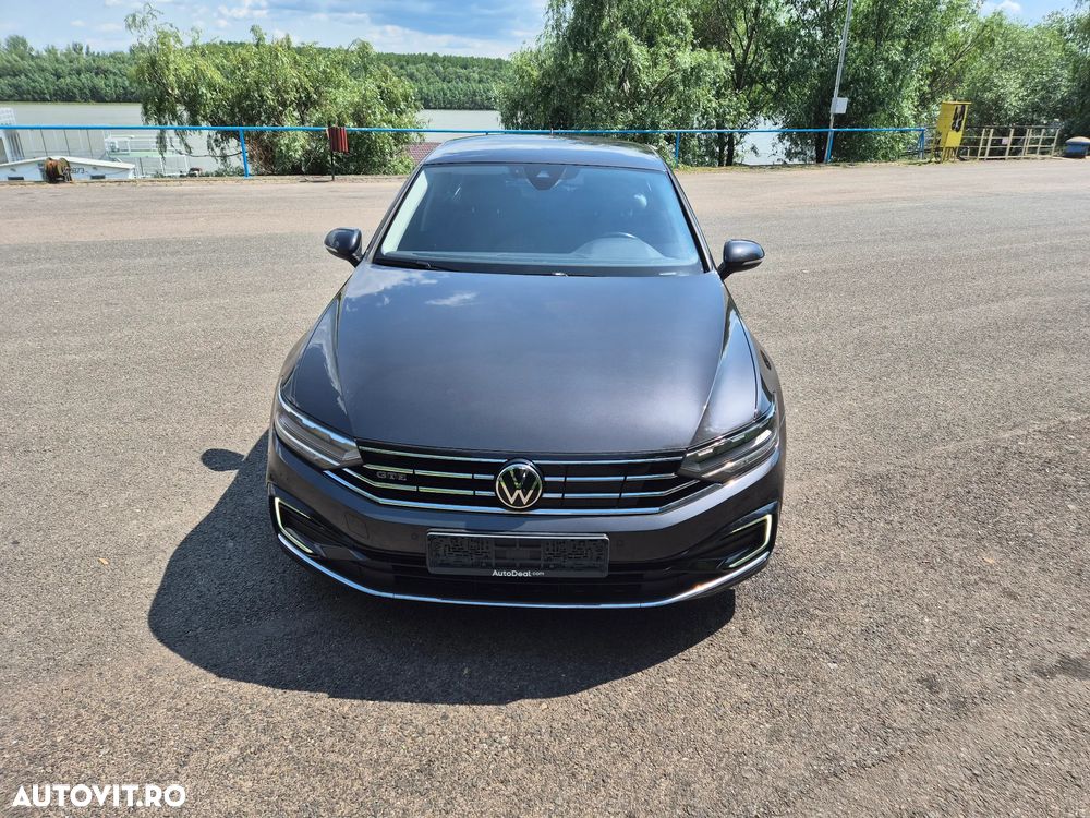 Volkswagen Passat - 10
