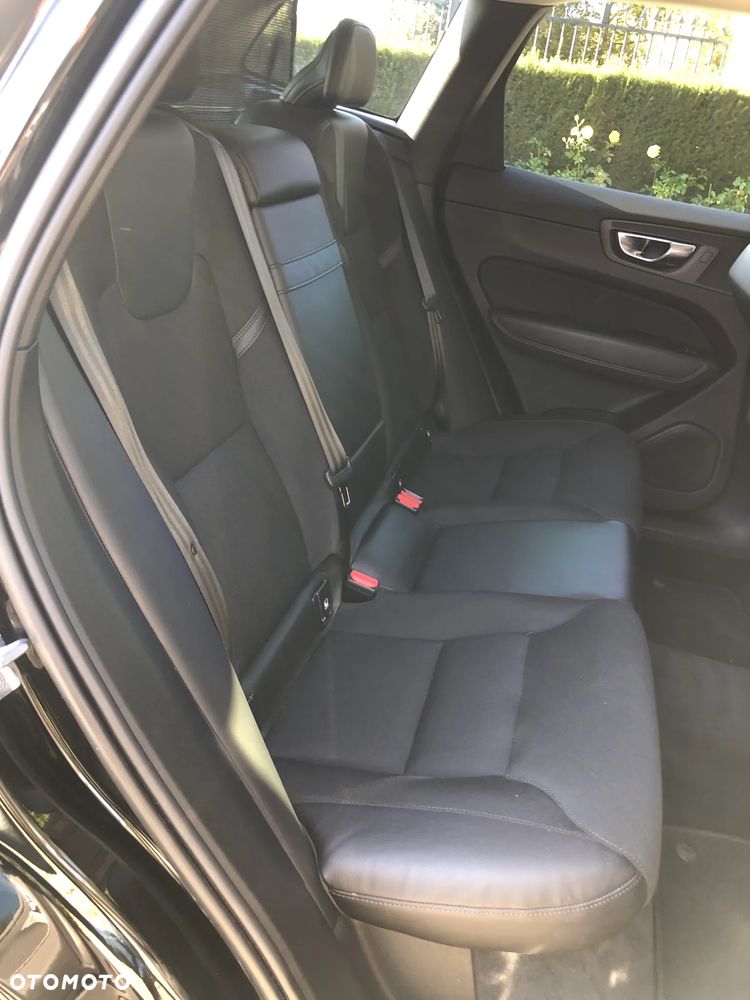 Volvo XC 60 D4 Momentum Pro - 27