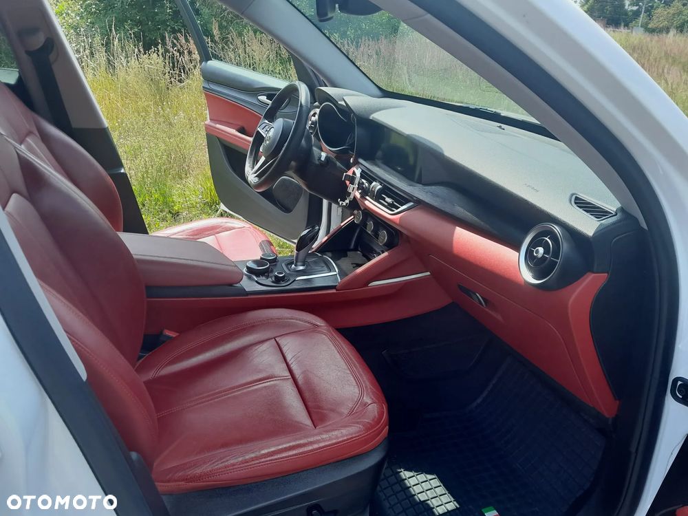 Alfa Romeo Stelvio 2.0 Turbo 16V AT8-Q4 Executive - 11