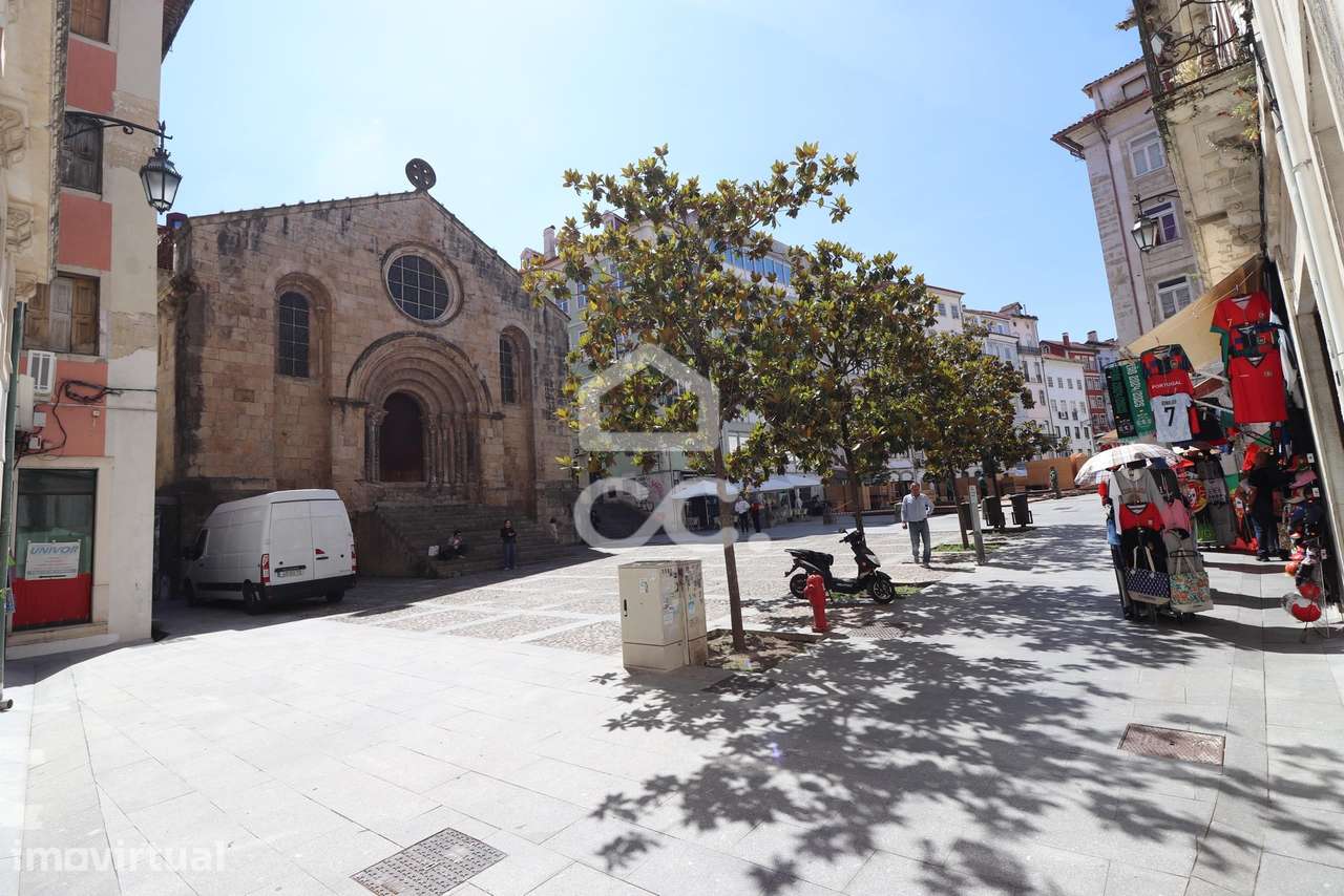 Prédio na Baixa de Coimbra - Grande imagem: 2/12