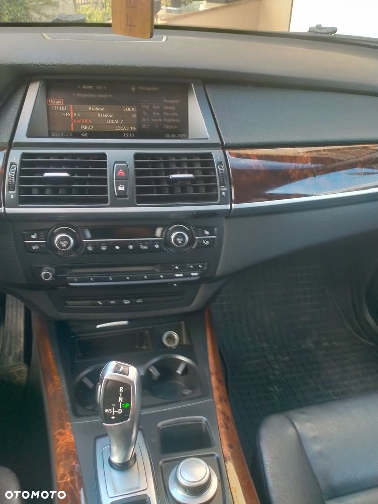 BMW X5 4.8i - 24