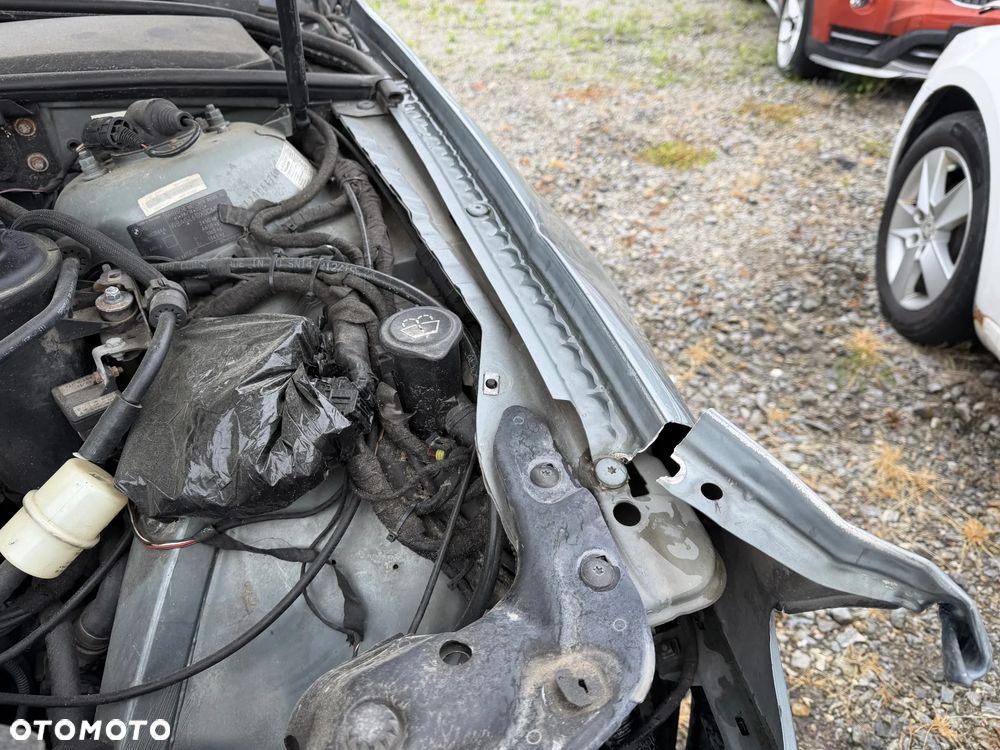 BMW Seria 7 745i - 12