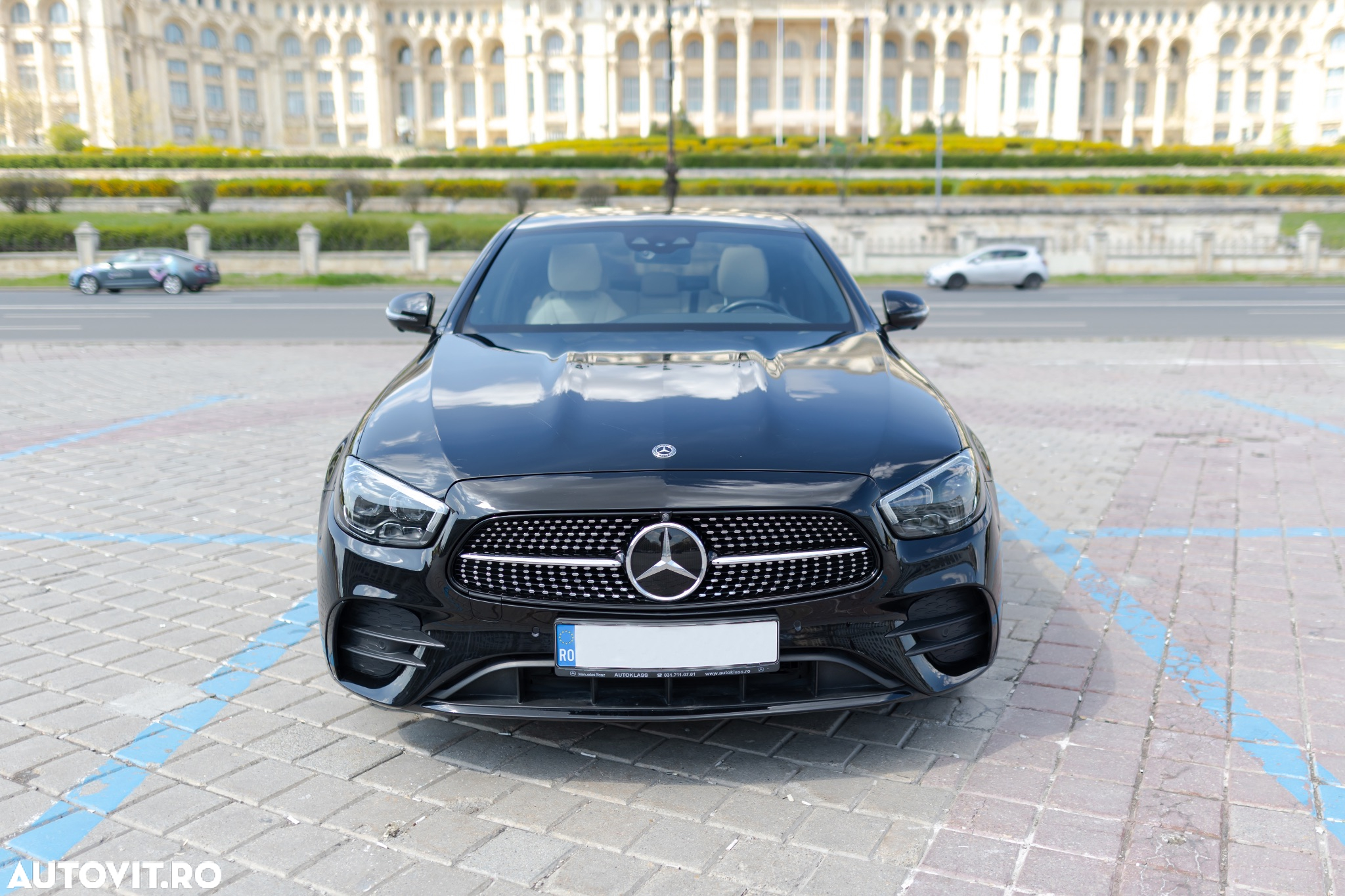 Mercedes-Benz E 300 9G-TRONIC AMG Line - 3