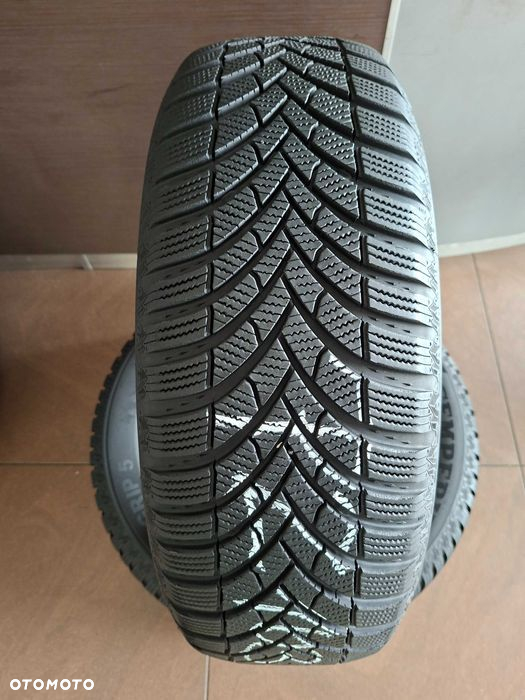 215/65R16 98H Semperit Speed Grip 5 Para zima 2022 PZ103 - 2