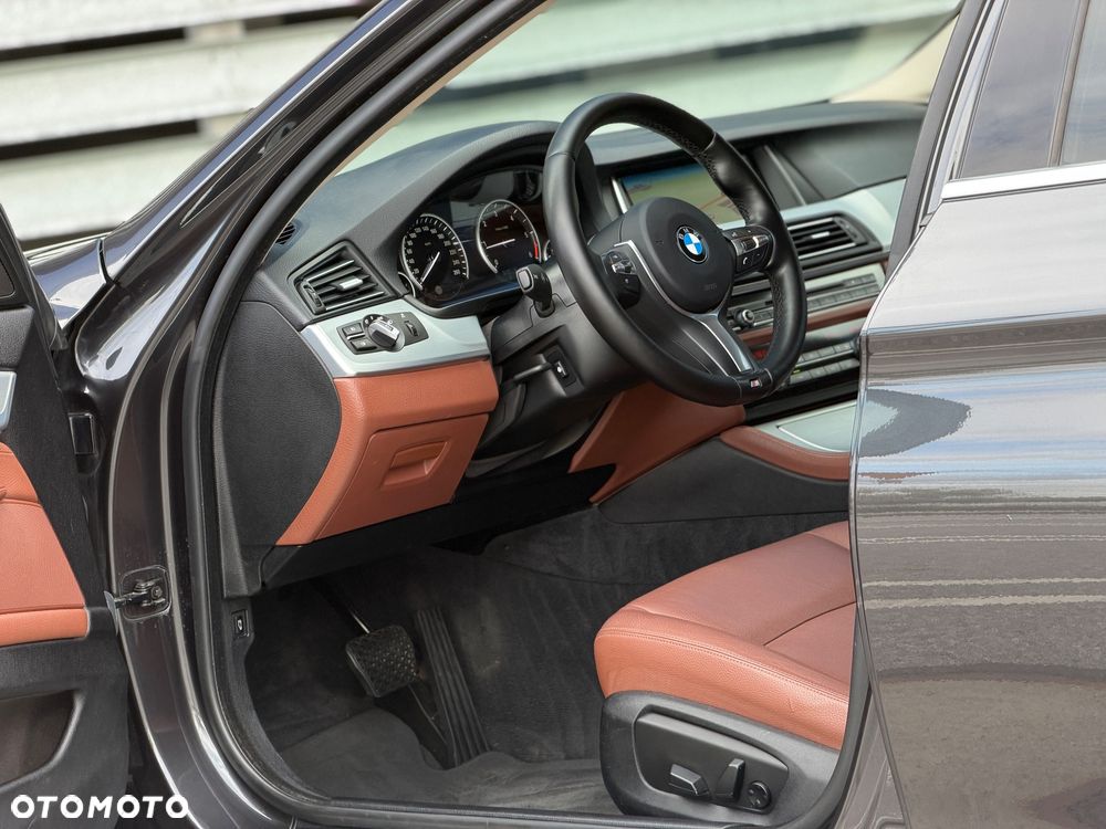 BMW Seria 5 520d xDrive - 9