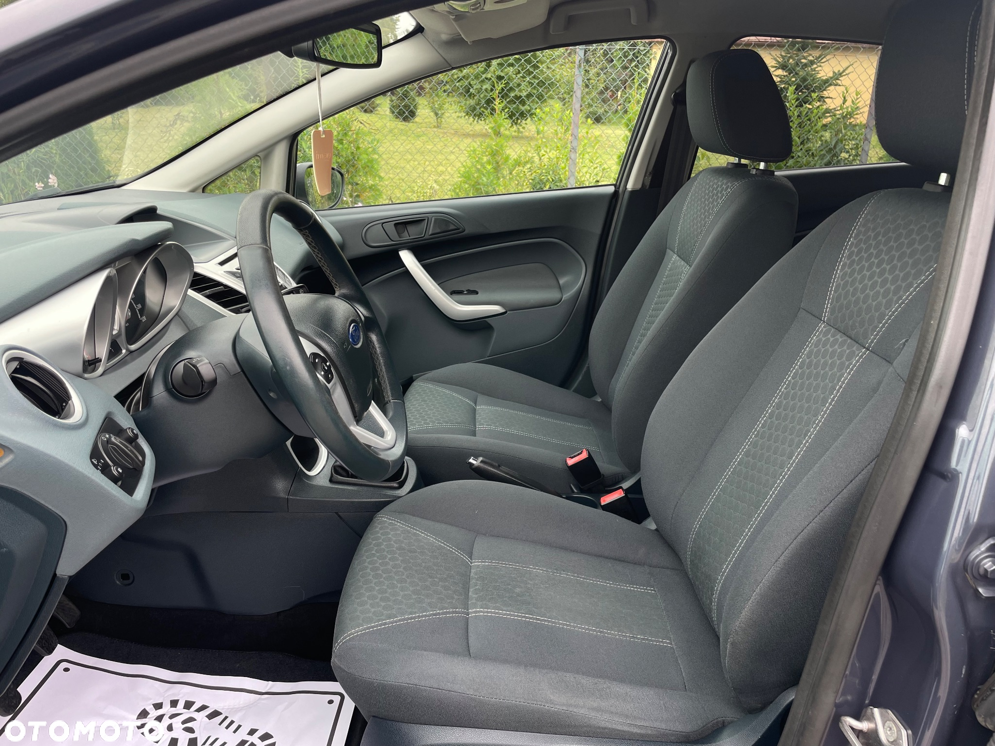 Ford Fiesta 1.6 TDCi DPF Titanium - 6