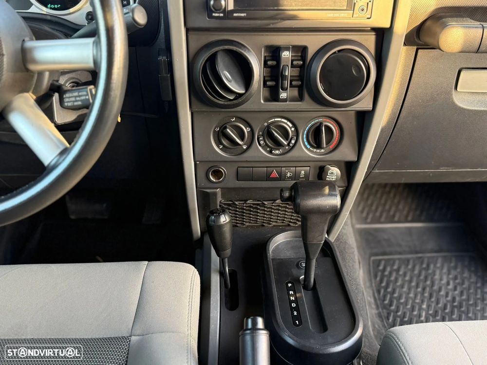 Jeep Wrangler 2.8 CRD DPF Auto Sahara - 13