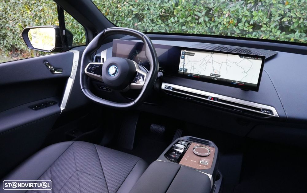 BMW iX xDrive 40 Pack Desportivo - 26