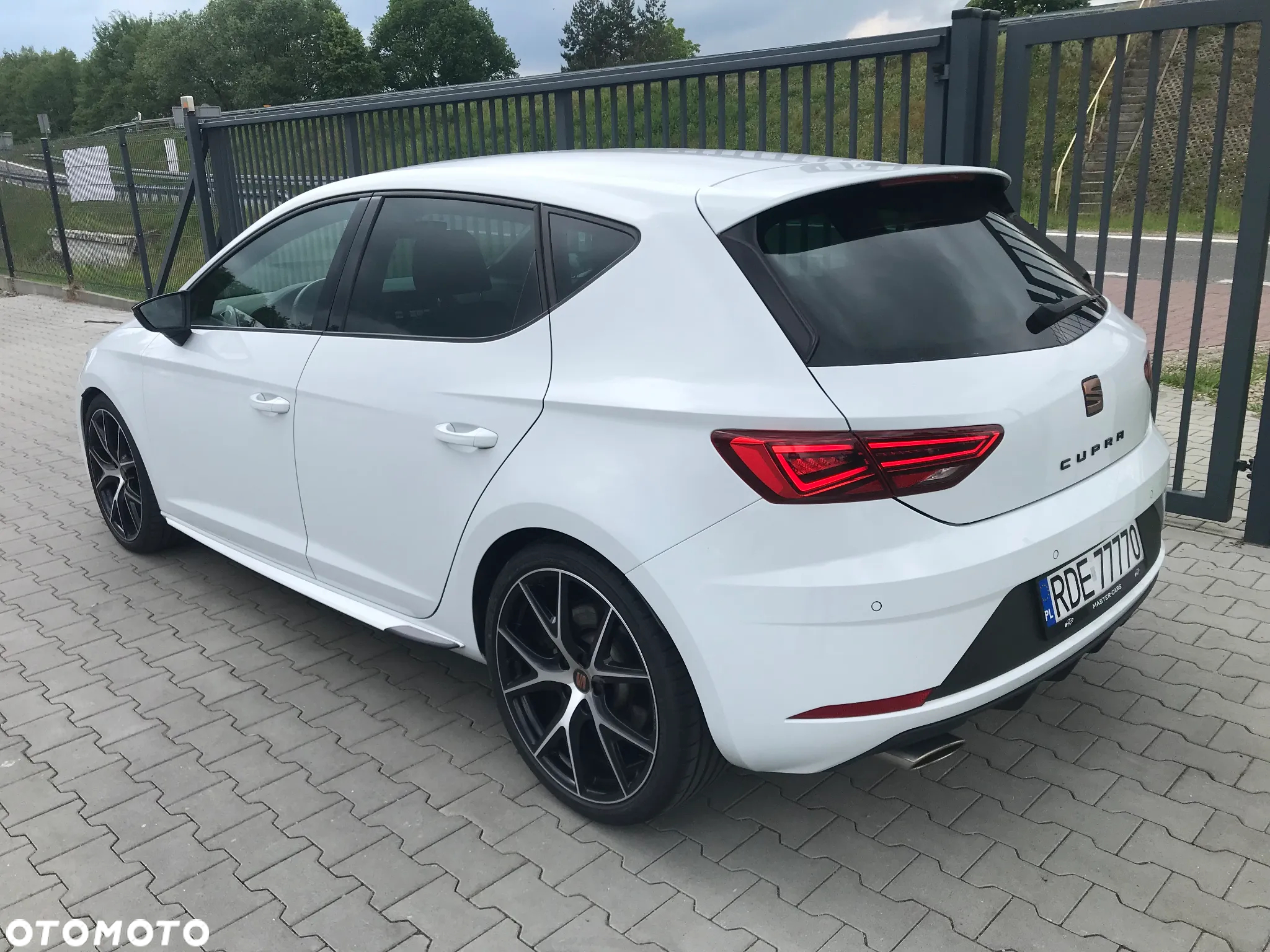 Seat Leon 2.0 TSI Cupra S&S DSG - 3