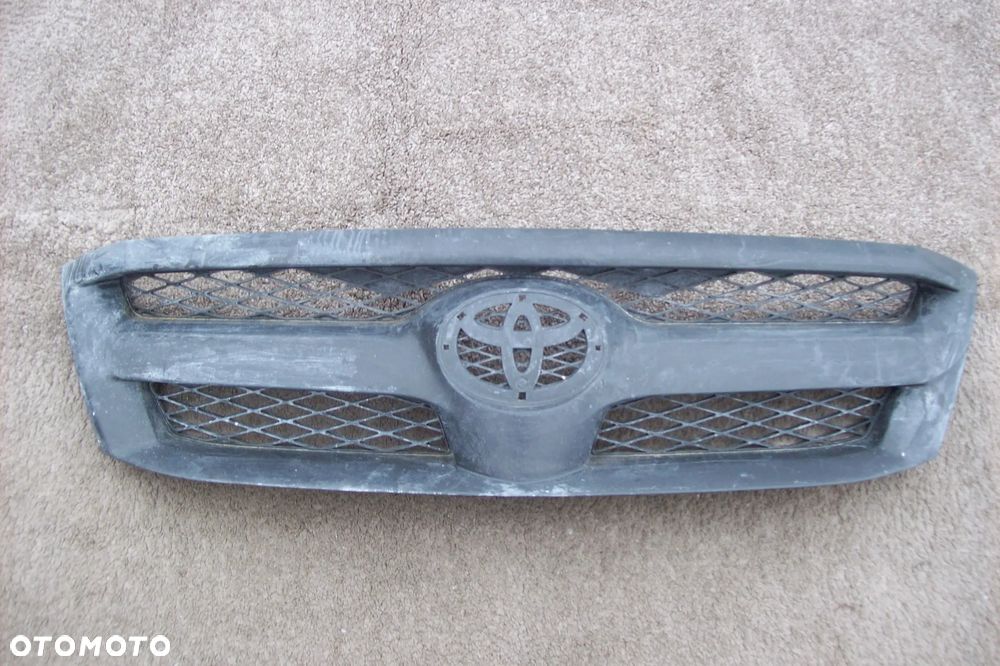 GRILL TOYOTA HILUX VII/ROK 05-11 - 1