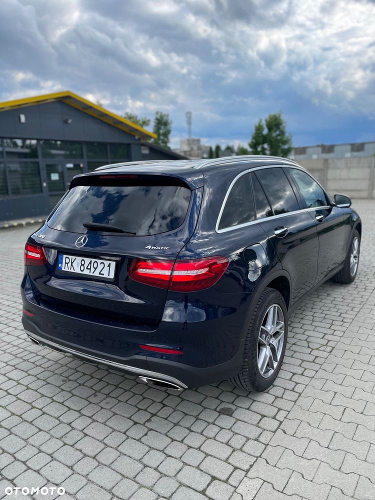 Mercedes-Benz GLC 300 4Matic 9G-TRONIC AMG Line - 14