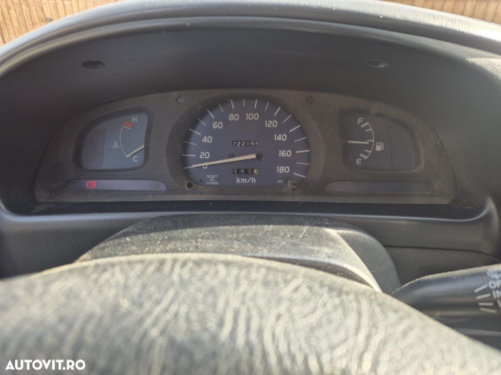 Toyota Hilux 4x4 Double Cab - 12