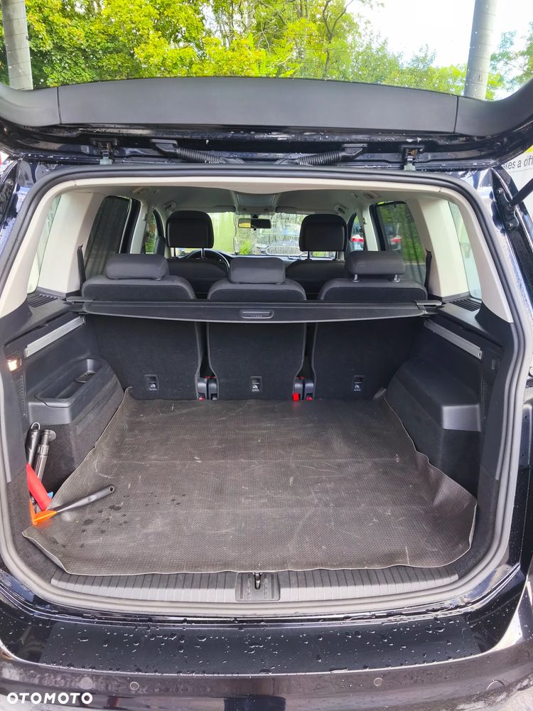 Volkswagen Touran 2.0 TDI SCR Highline - 34