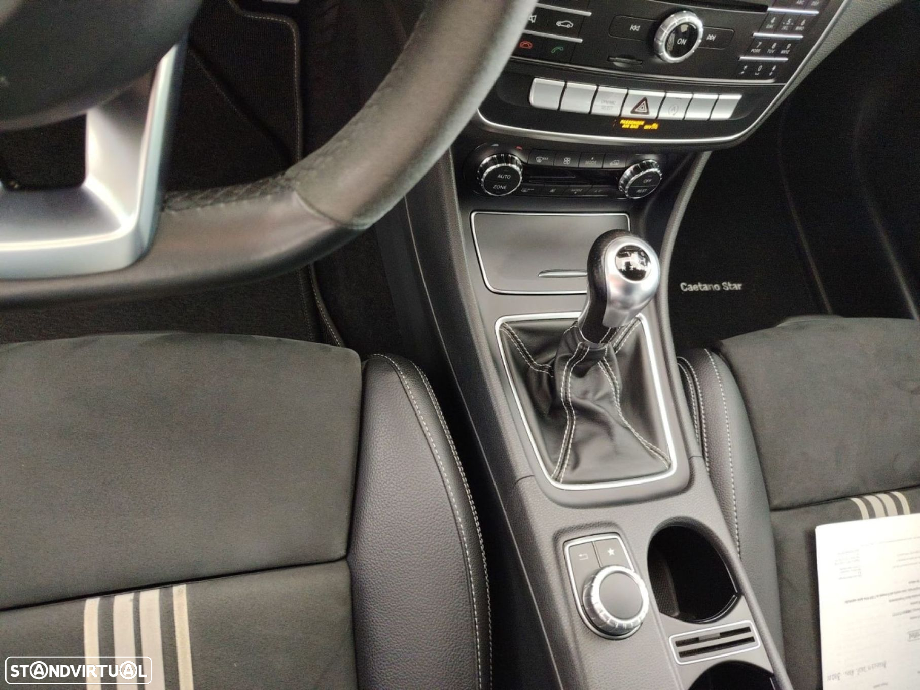 Mercedes-Benz GLA 180 - 12