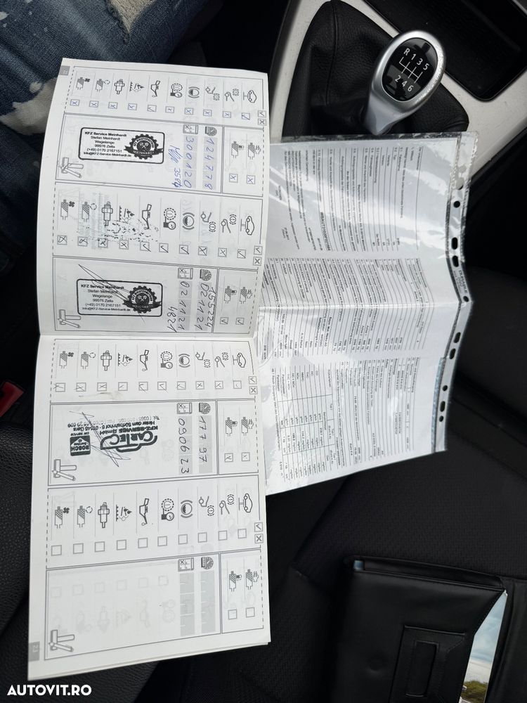 BMW Seria 3 318d DPF Touring Edition Exclusive - 27