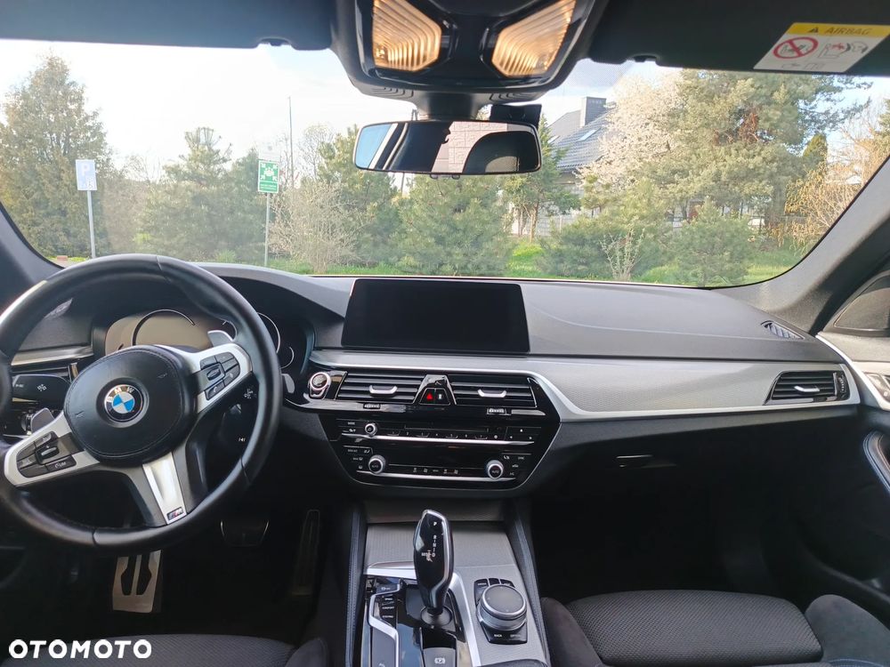 BMW Seria 5 520d M Sport sport - 23
