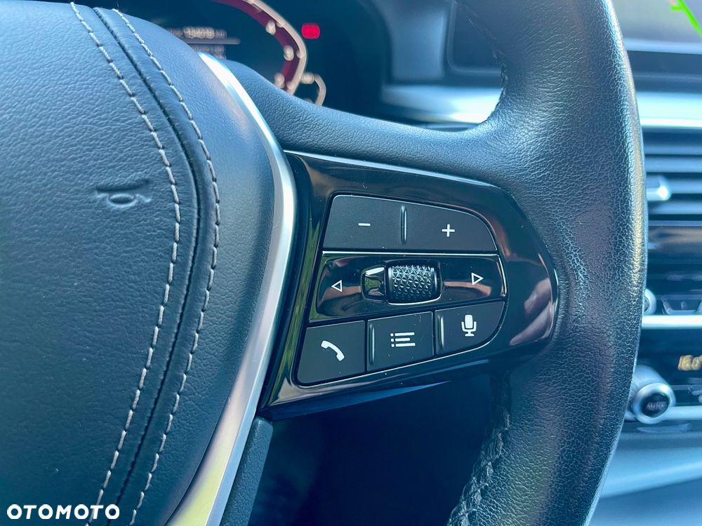 BMW Seria 5 530e xDrive - 21