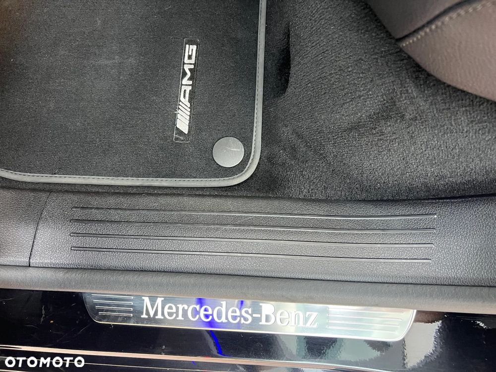 Mercedes-Benz GLE 300 d 4Matic 9G-TRONIC AMG Line - 30