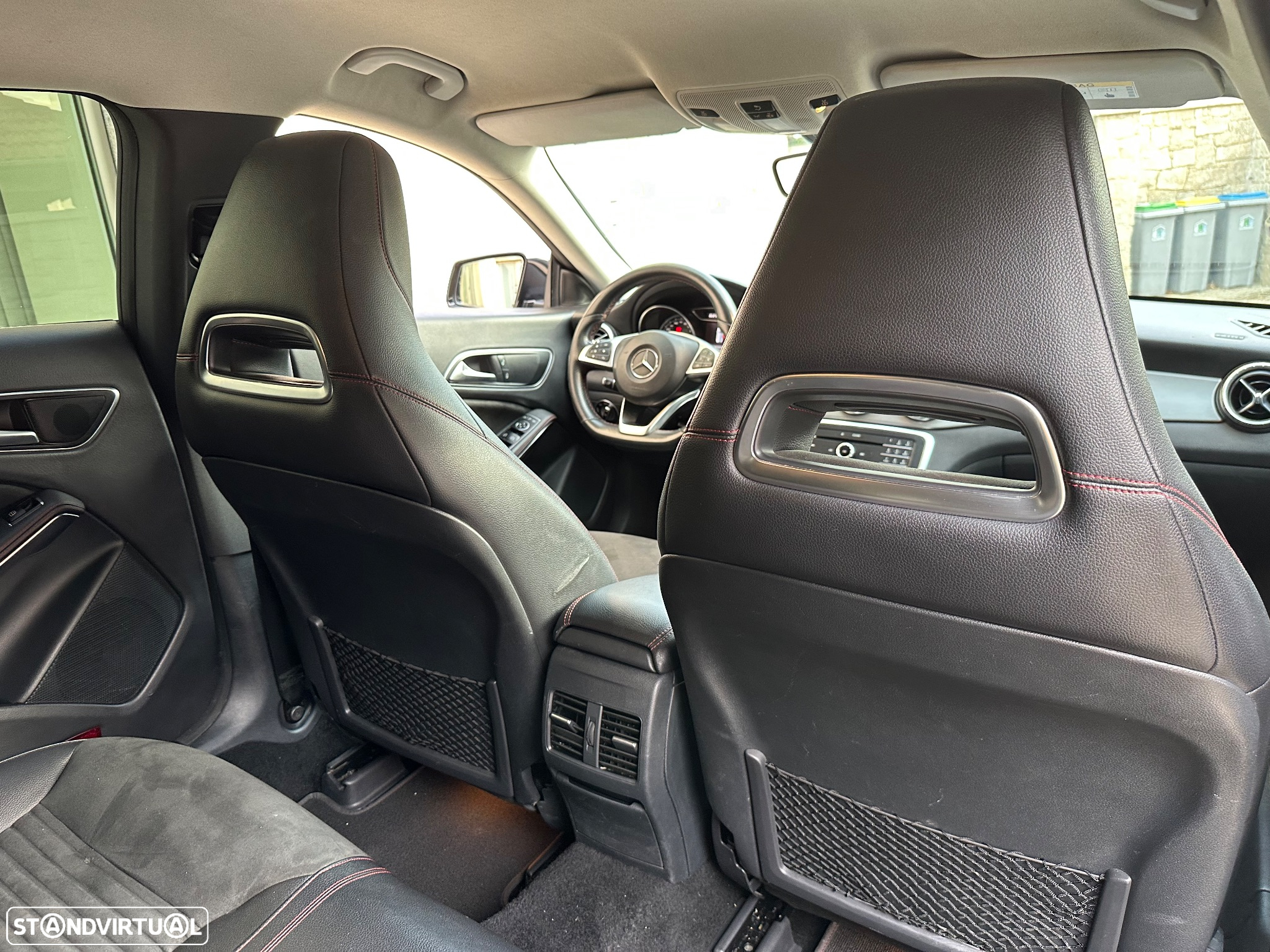 Mercedes-Benz CLA 180 d Shooting Brake AMG Line - 17