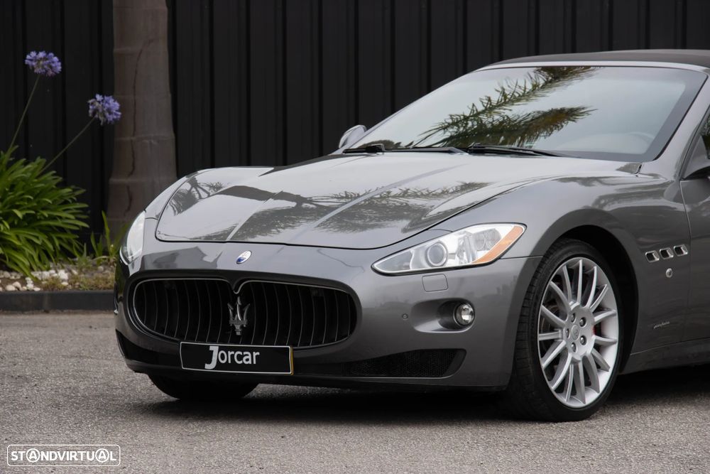 Maserati Grancabrio 4.7 V8 - 2