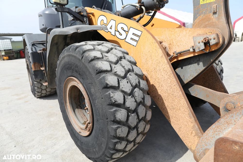 Case 821 G - 13