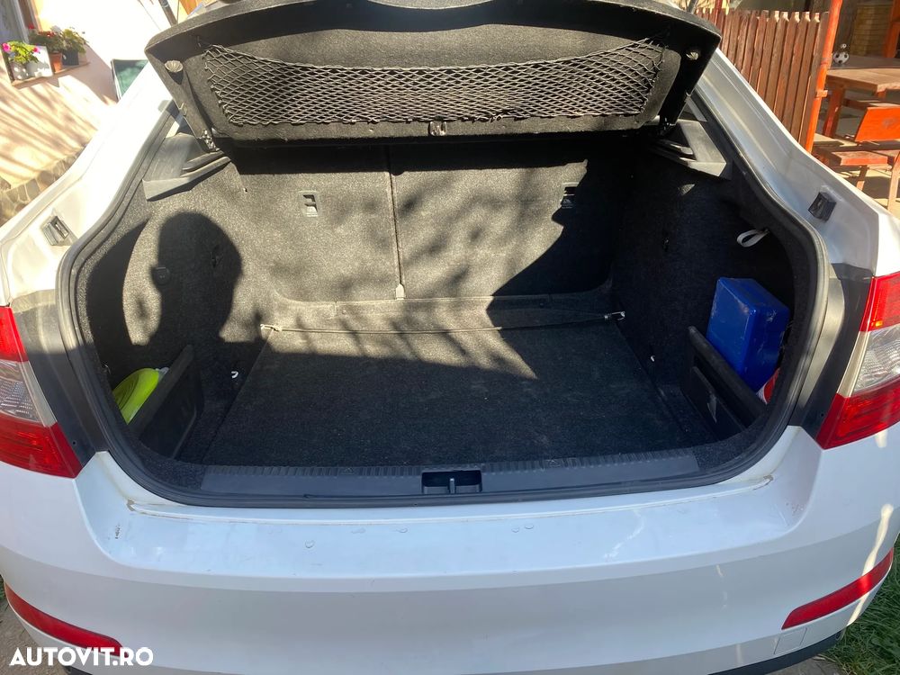 Skoda Octavia 2.0 TDI AMBITION DSG - 11