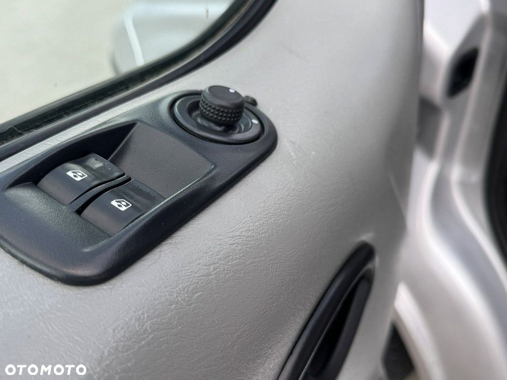 Nissan Interstar - 13