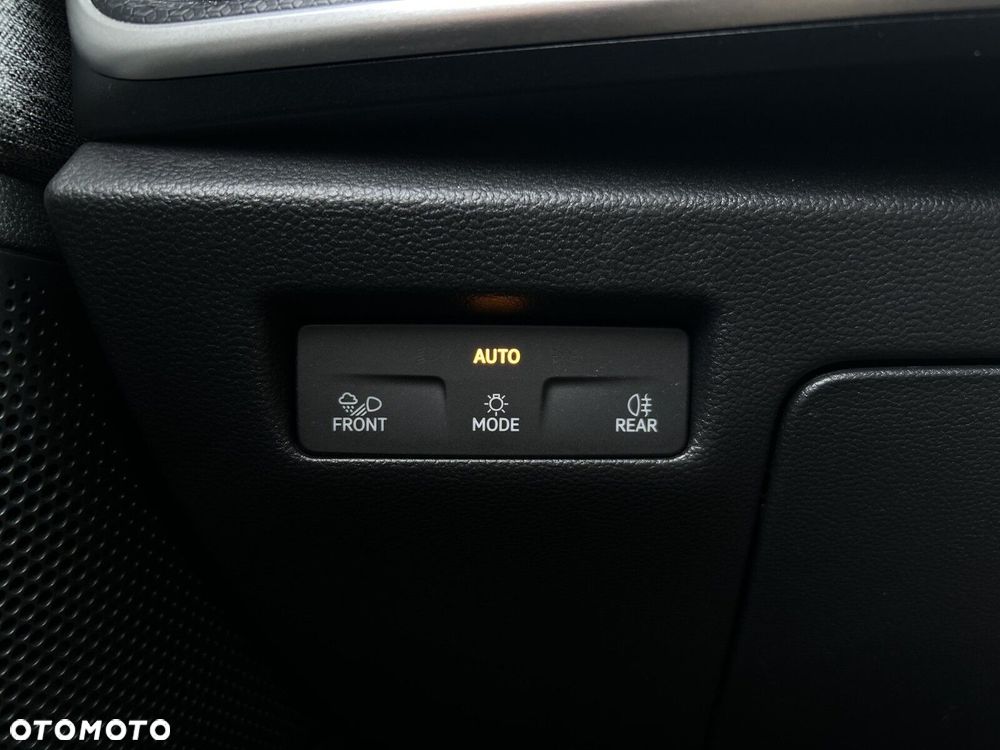 Skoda Superb 2.0 TDI SCR Selection DSG - 26